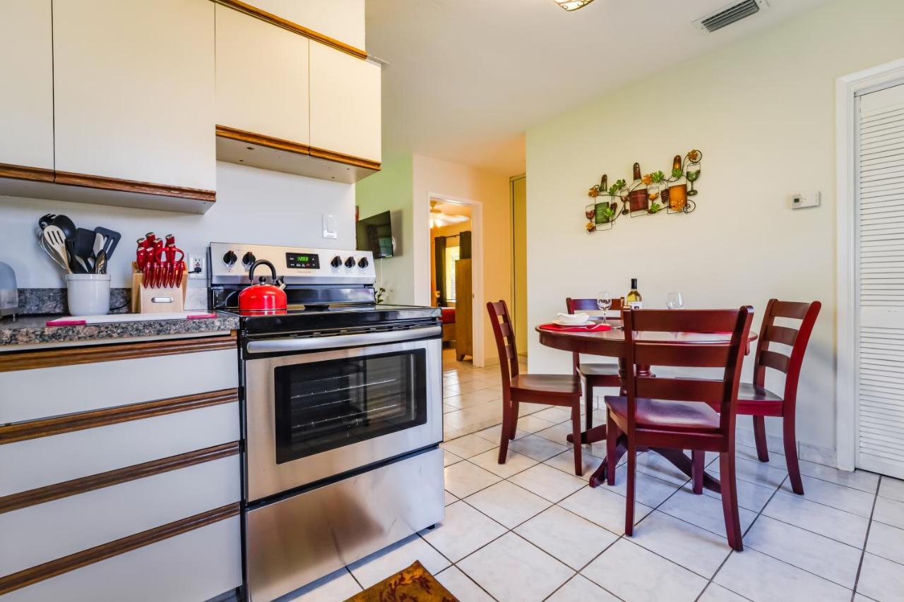 Beach Chairs, Good Kitchen, Strong Wifi On 14Th Ave Fort Lauderdale Exterior photo